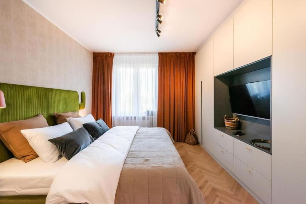 Eclectic City Apartment Near Old Town وارسو المظهر الخارجي الصورة