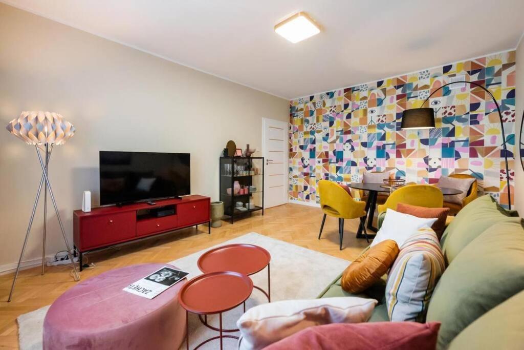 Eclectic City Apartment Near Old Town وارسو المظهر الخارجي الصورة